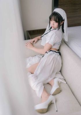 美丽小蜜桃3在线观看_十万网红美女美酱